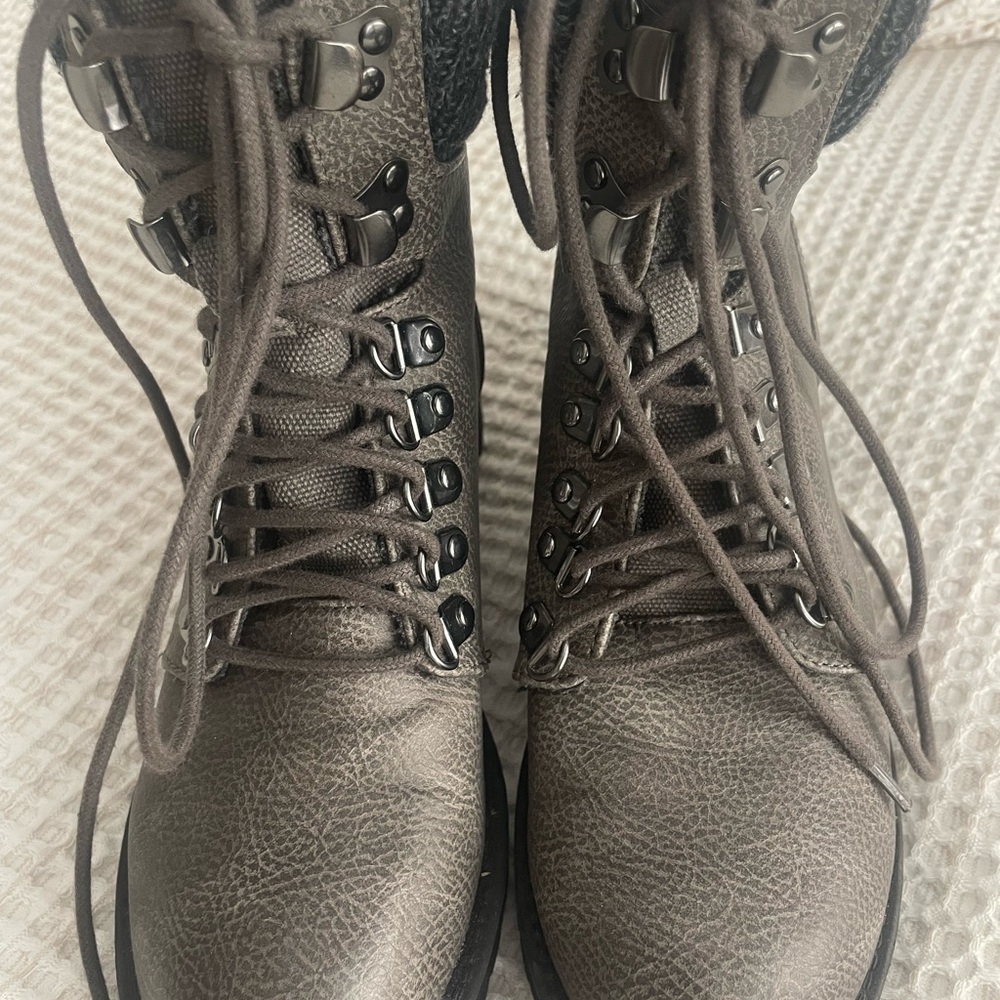 Mia Women’s Rugged Hiking boot size 6.5